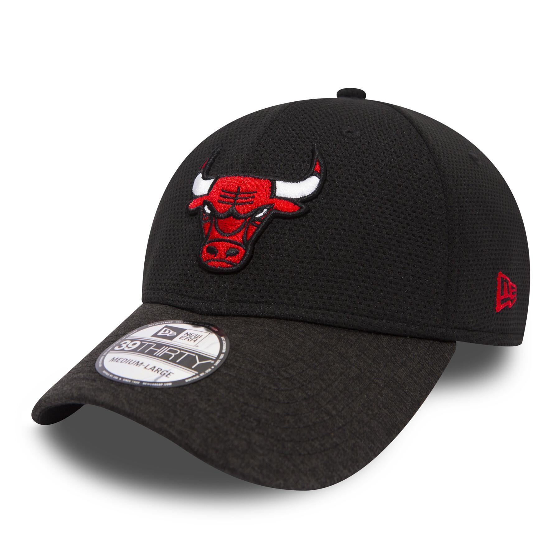 Boné New Era 39thirty Shadow Tech Chicago Bulls