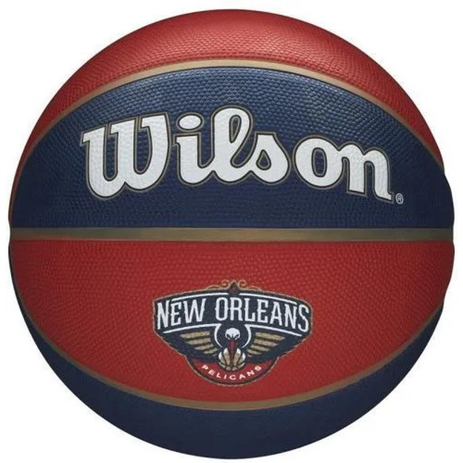 Bola NBA tribote New Orleans Pelicans