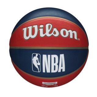 Bola NBA tribote New Orleans Pelicans